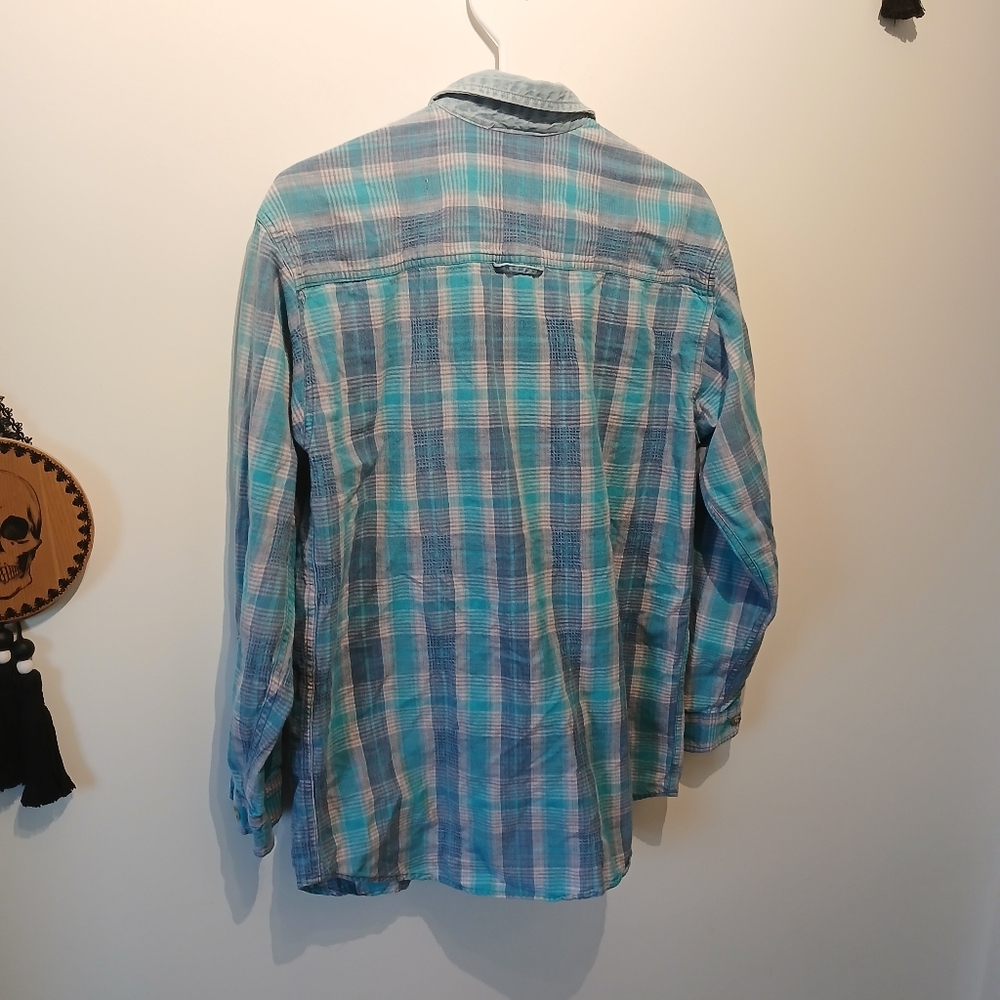 ZigZag Flannel Button-down Shirt - Picture 6 of 13
